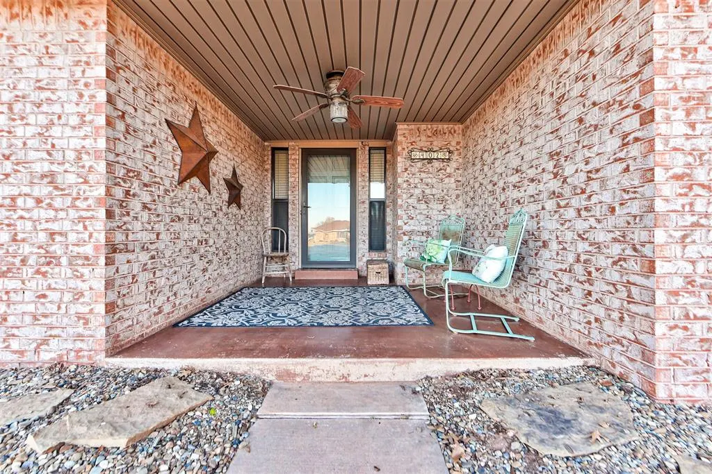 Photo 3 — 402 Shawn Drive, Okarche, OK 73762