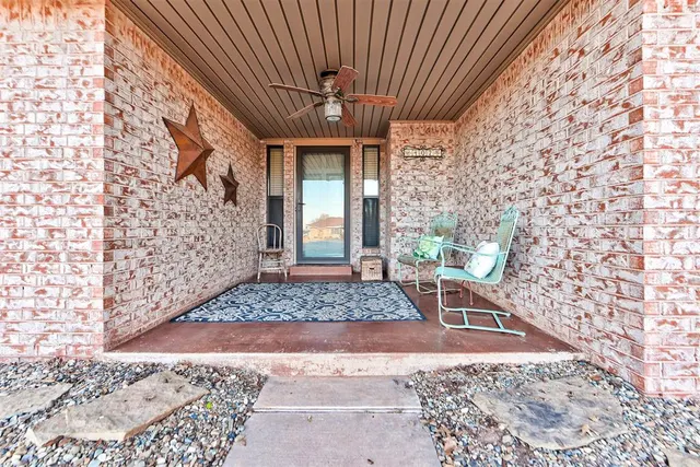 Photo 3 — 402 Shawn Drive, Okarche, OK 73762