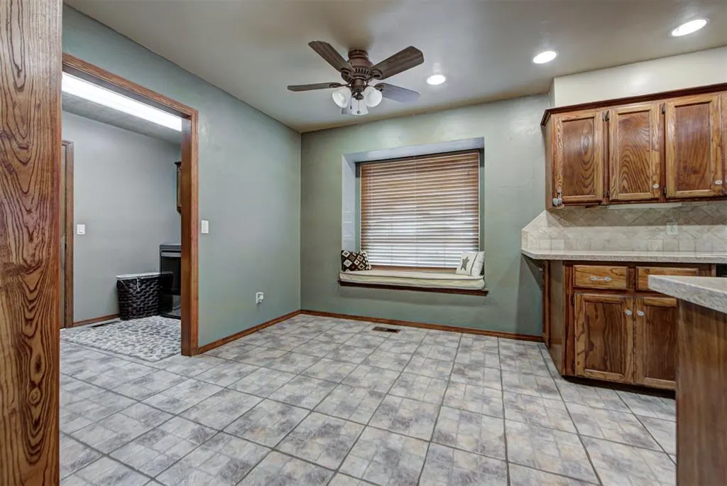Photo 9 — 402 Shawn Drive, Okarche, OK 73762