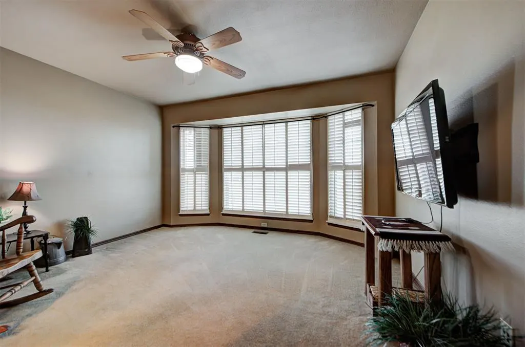 Photo 14 — 402 Shawn Drive, Okarche, OK 73762
