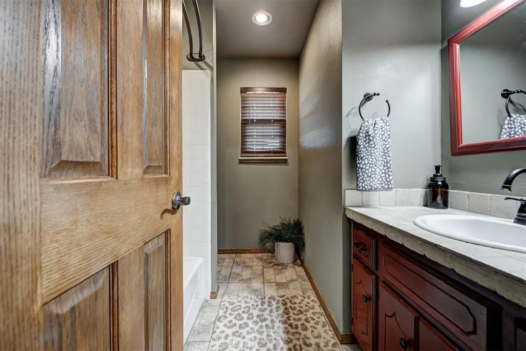 Photo 24 — 402 Shawn Drive, Okarche, OK 73762
