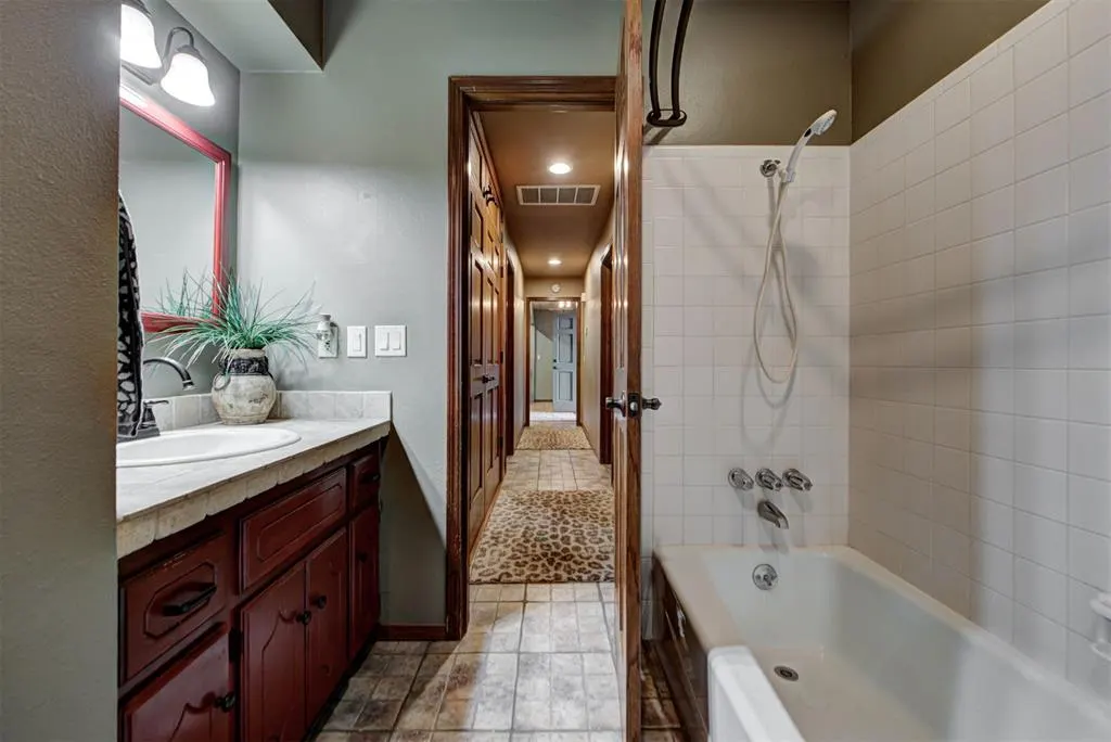 Photo 25 — 402 Shawn Drive, Okarche, OK 73762