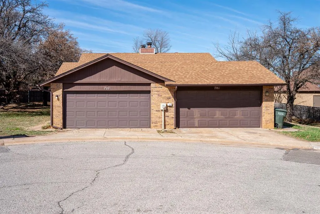 Front exterior — 703 Stonecroft Circle, Edmond, OK 73034