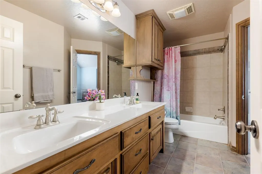 Photo 37 — 417 Heritage Green Road, Edmond, OK 73003