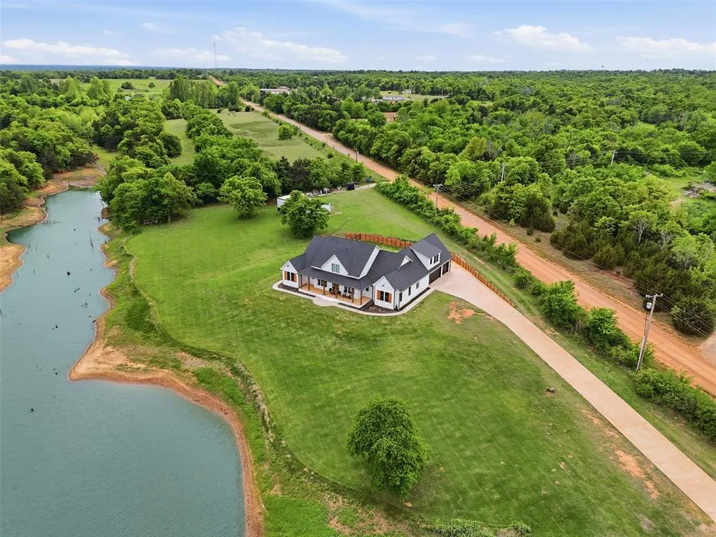 Photo 2 — 5707 Cox Canyon Drive, Guthrie, OK 73044