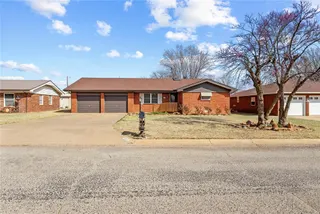 Sold home at 824 N Hunt Avenue