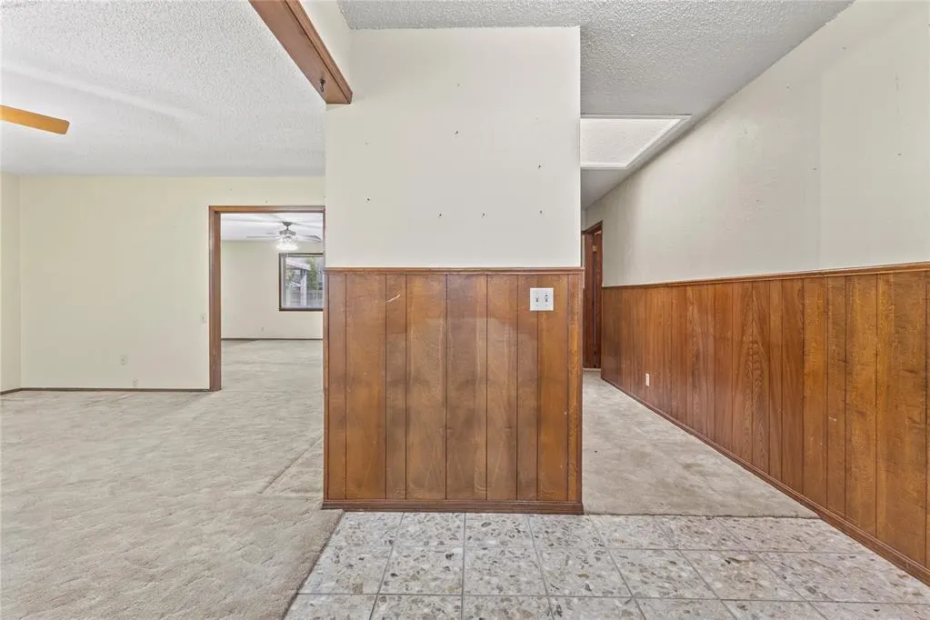 Photo 6 — 824 N Hunt Avenue, Hydro, OK 73048