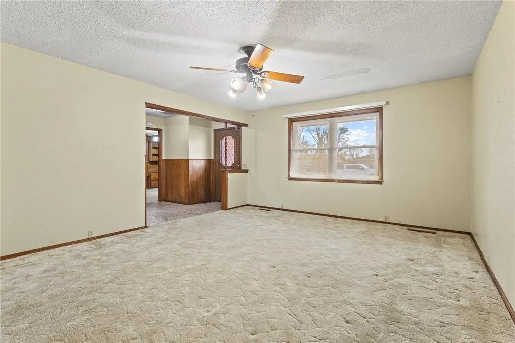Photo 7 — 824 N Hunt Avenue, Hydro, OK 73048
