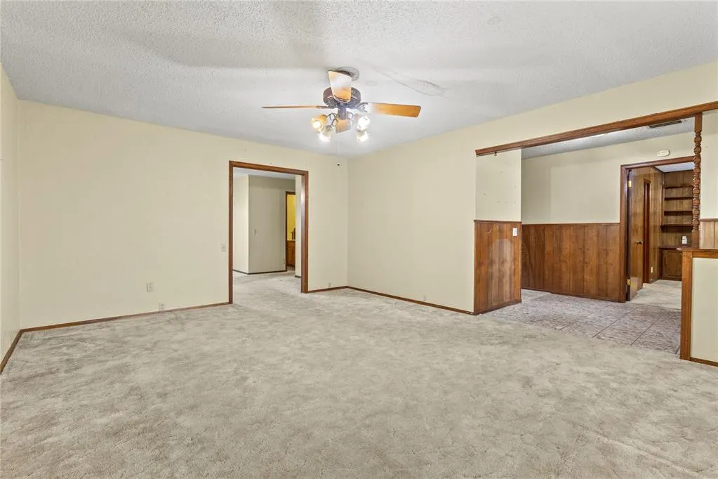 Photo 8 — 824 N Hunt Avenue, Hydro, OK 73048