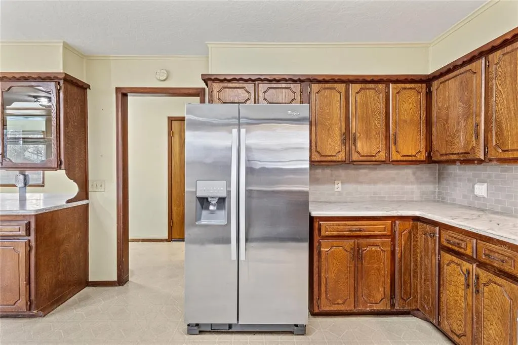 Photo 14 — 824 N Hunt Avenue, Hydro, OK 73048