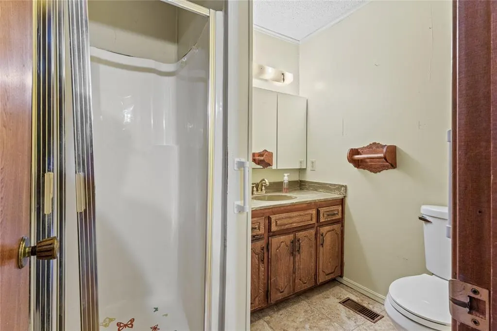 Photo 24 — 824 N Hunt Avenue, Hydro, OK 73048