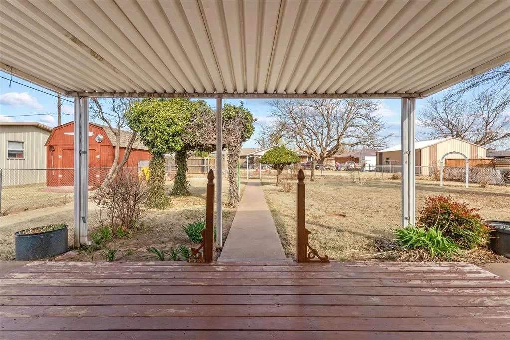 Photo 29 — 824 N Hunt Avenue, Hydro, OK 73048
