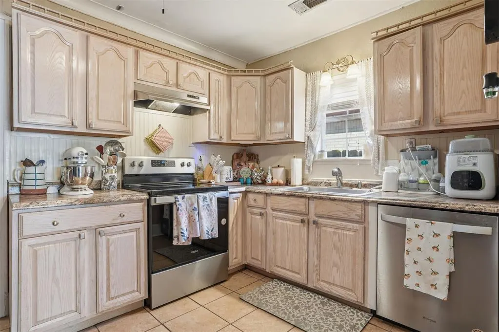 Photo 11 — 1613 N Lee Street, Altus, OK 73521