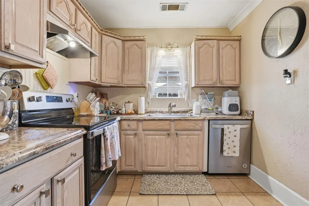 Photo 12 — 1613 N Lee Street, Altus, OK 73521