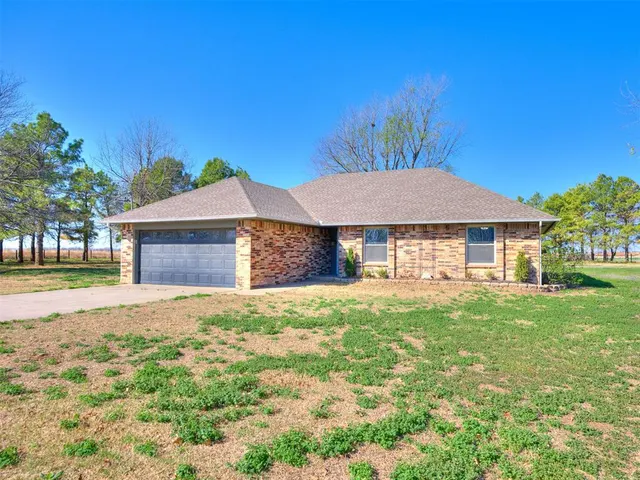 Photo 2 — 5345 Pine Creek Road, Calumet, OK 73014