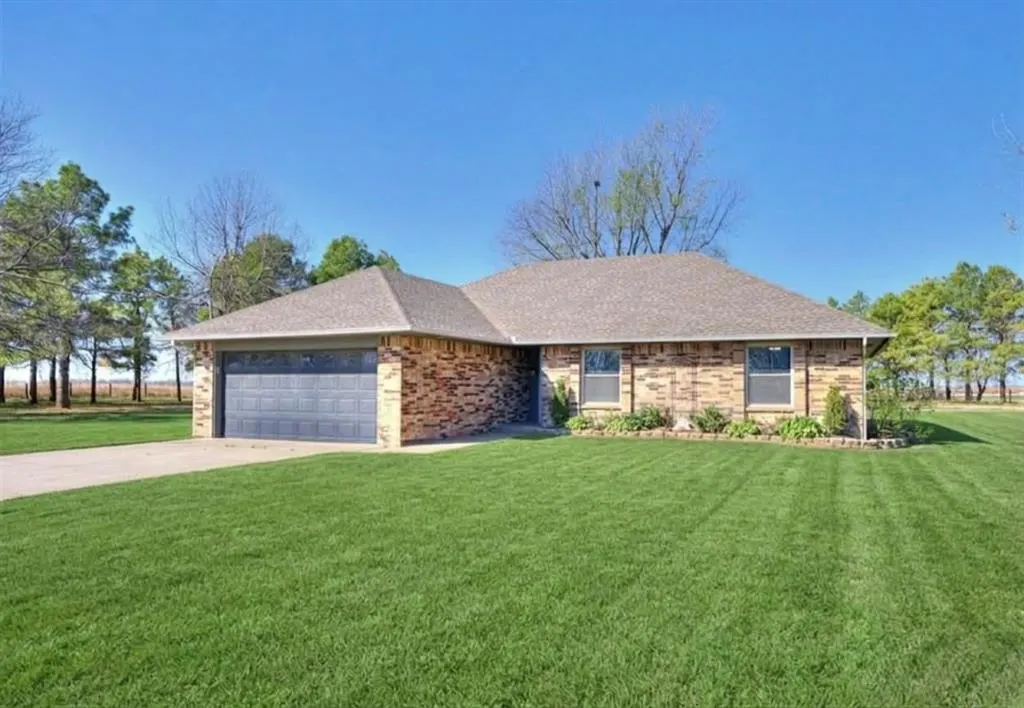 Front exterior — 5345 Pine Creek Road, Calumet, OK 73014