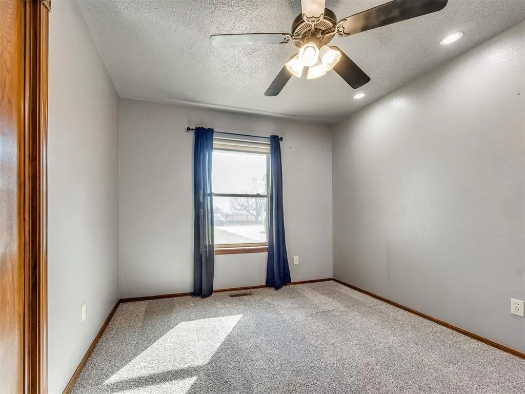 Photo 26 — 5345 Pine Creek Road, Calumet, OK 73014