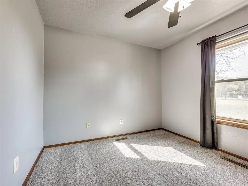 Photo 33 — 5345 Pine Creek Road, Calumet, OK 73014