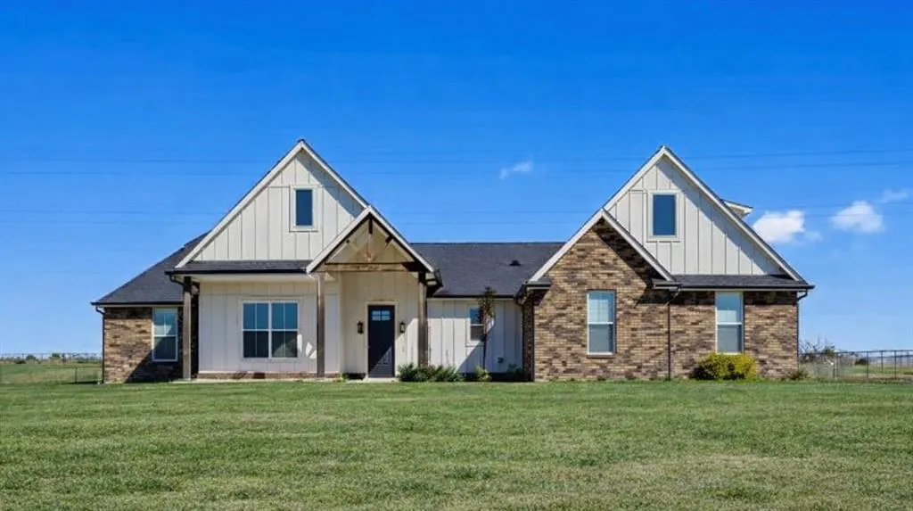 Front exterior — 4162 Hawthorne St NW, Piedmont, OK 73078
