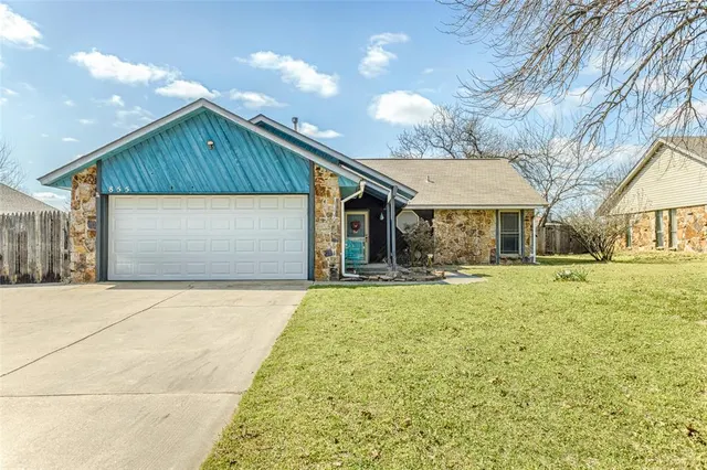 Front exterior — 855 Twisted Oak Drive, Choctaw, OK 73020