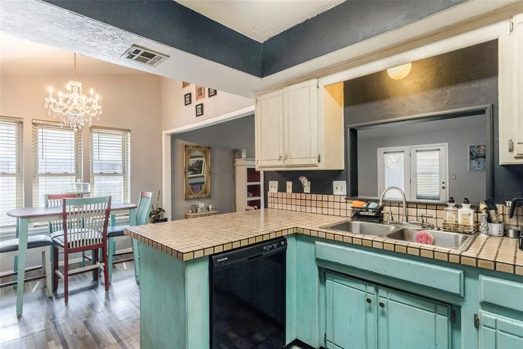 Photo 9 — 855 Twisted Oak Drive, Choctaw, OK 73020