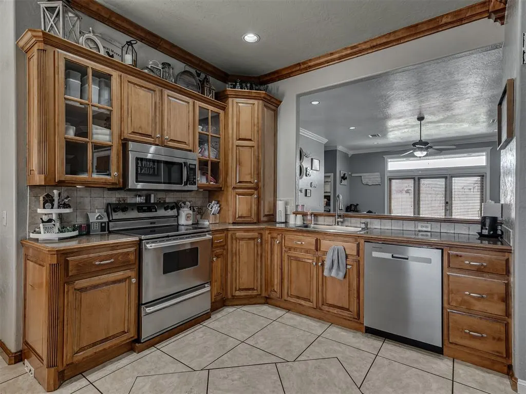 Photo 14 — 243 E Richmond Terrace, Mustang, OK 73064
