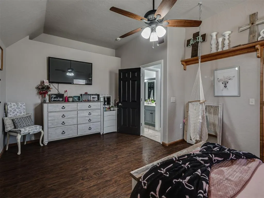 Photo 24 — 243 E Richmond Terrace, Mustang, OK 73064