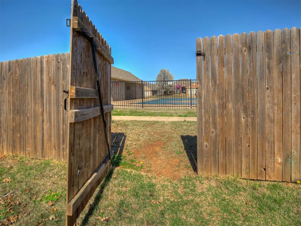 Photo 38 — 243 E Richmond Terrace, Mustang, OK 73064