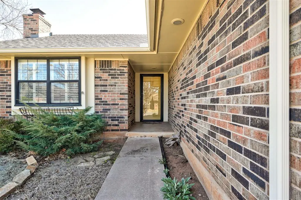Photo 3 — 11904 Barton Drive, Oklahoma City, OK 73120