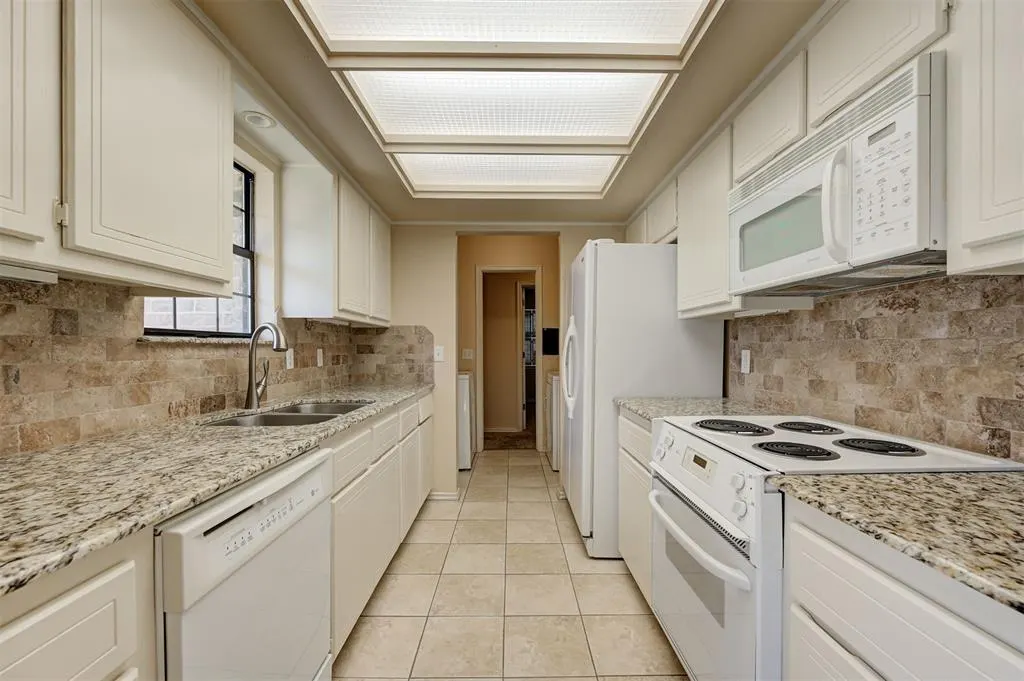 Photo 11 — 11904 Barton Drive, Oklahoma City, OK 73120
