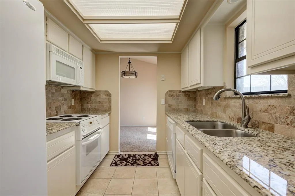 Photo 14 — 11904 Barton Drive, Oklahoma City, OK 73120