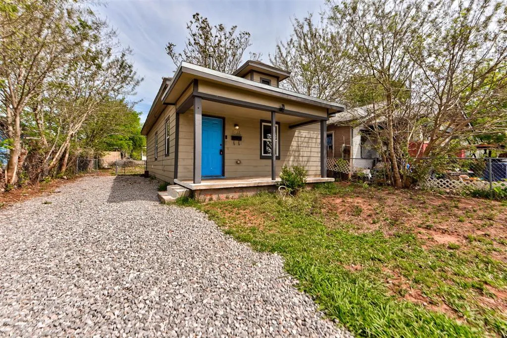 Photo 3 — 1421 NW 7th Street, Oklahoma City, OK 73106