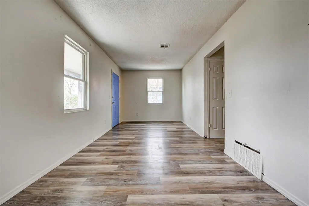 Photo 13 — 1421 NW 7th Street, Oklahoma City, OK 73106