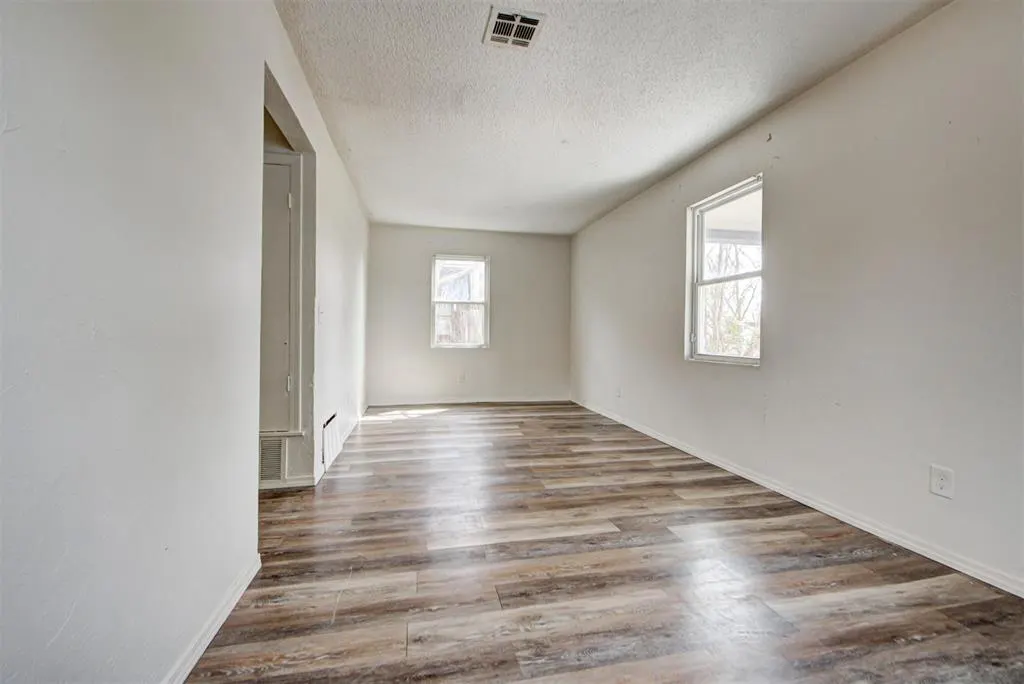 Photo 14 — 1421 NW 7th Street, Oklahoma City, OK 73106