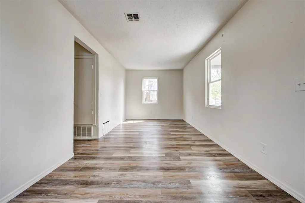 Photo 15 — 1421 NW 7th Street, Oklahoma City, OK 73106