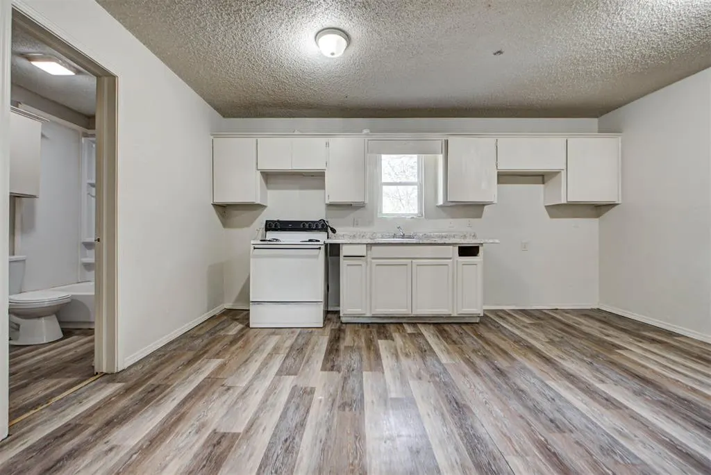 Photo 18 — 1421 NW 7th Street, Oklahoma City, OK 73106