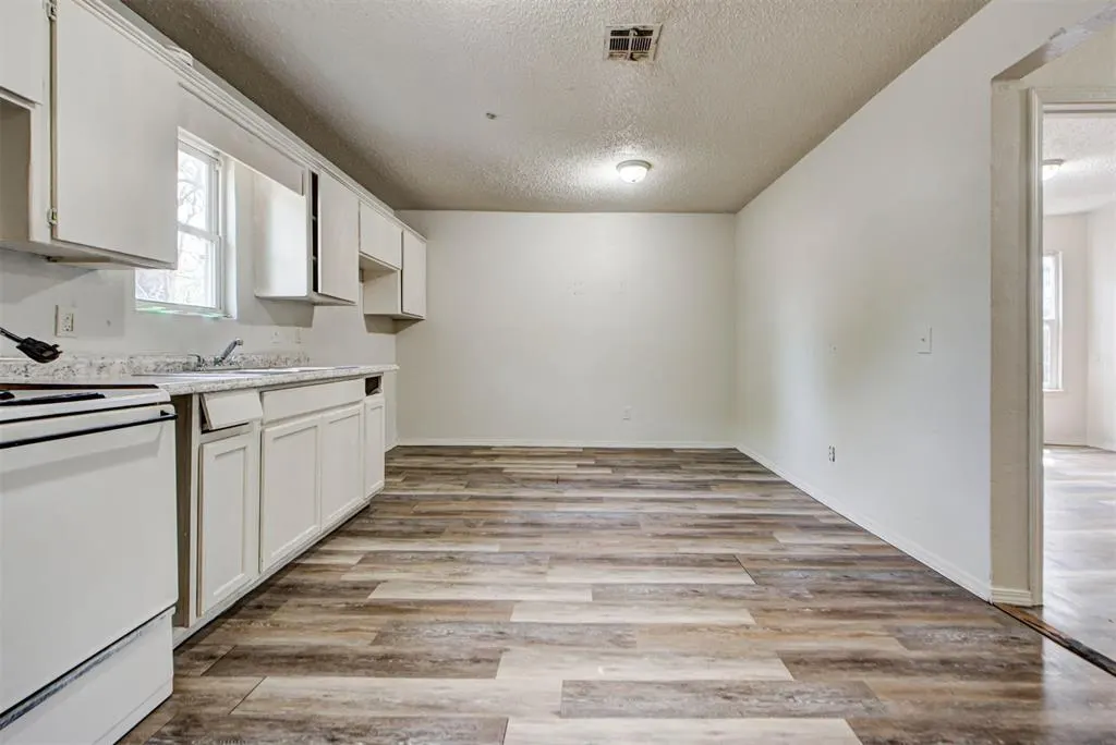 Photo 20 — 1421 NW 7th Street, Oklahoma City, OK 73106