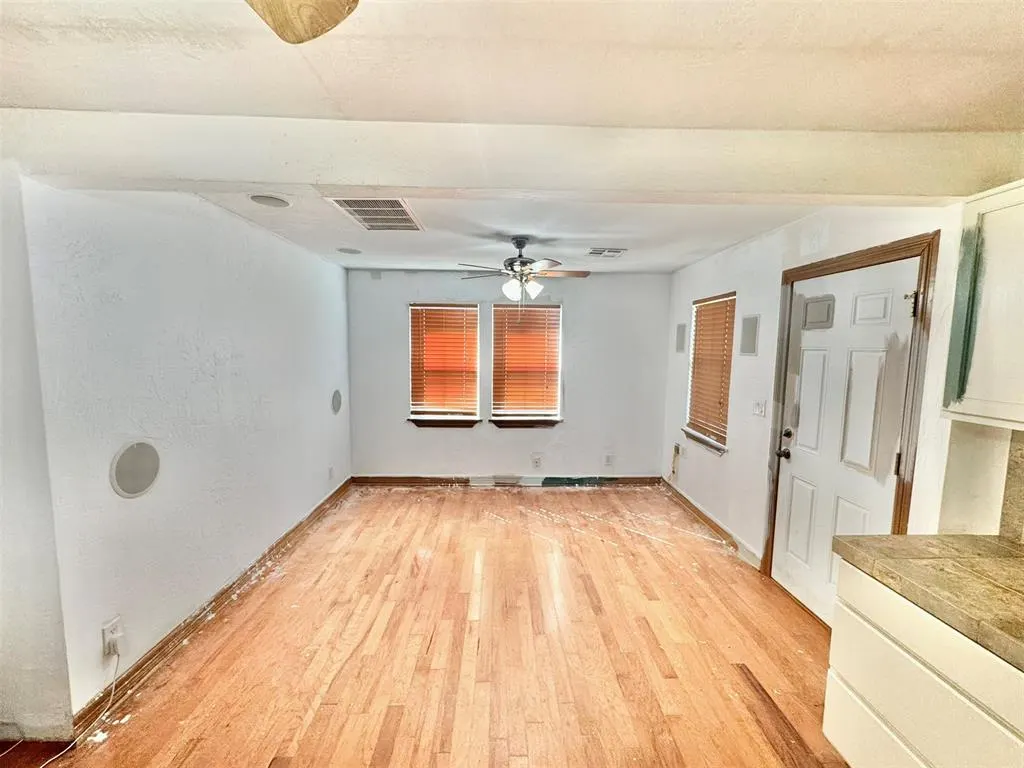 Photo 11 — 527 N Lahoma Avenue, Norman, OK 73069