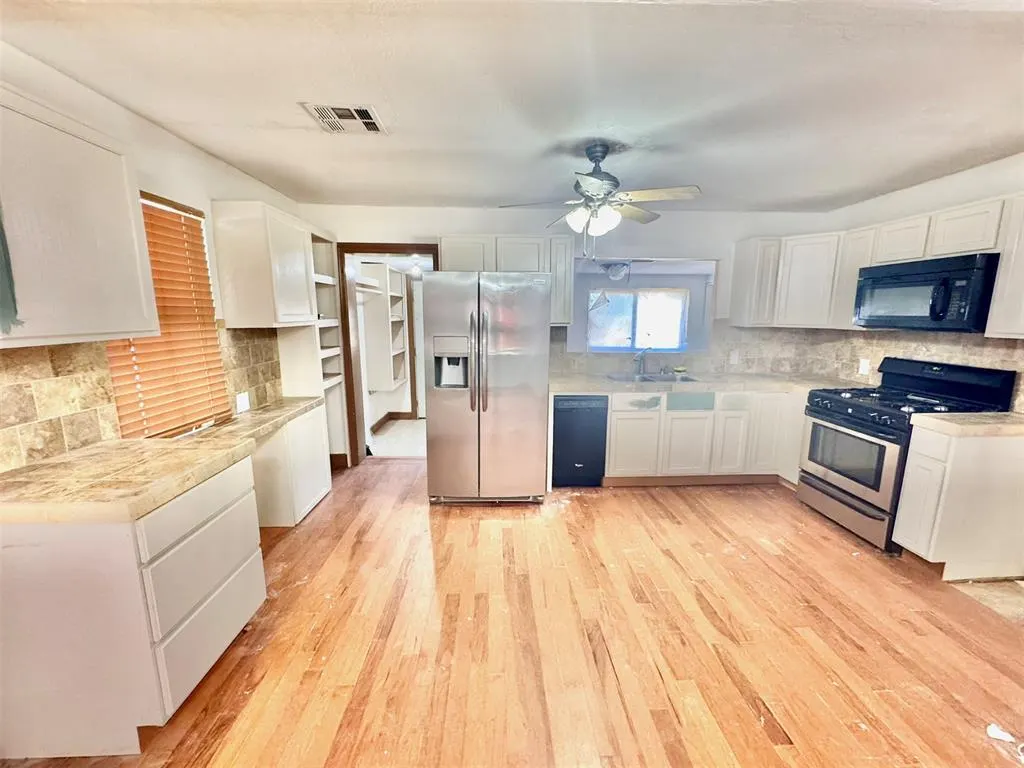 Photo 14 — 527 N Lahoma Avenue, Norman, OK 73069