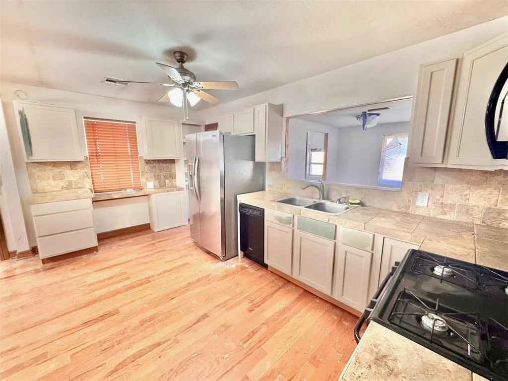 Photo 16 — 527 N Lahoma Avenue, Norman, OK 73069