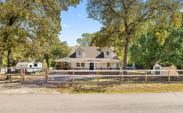 Front exterior — 4923 Oakbrook Drive, Norman, OK 73026