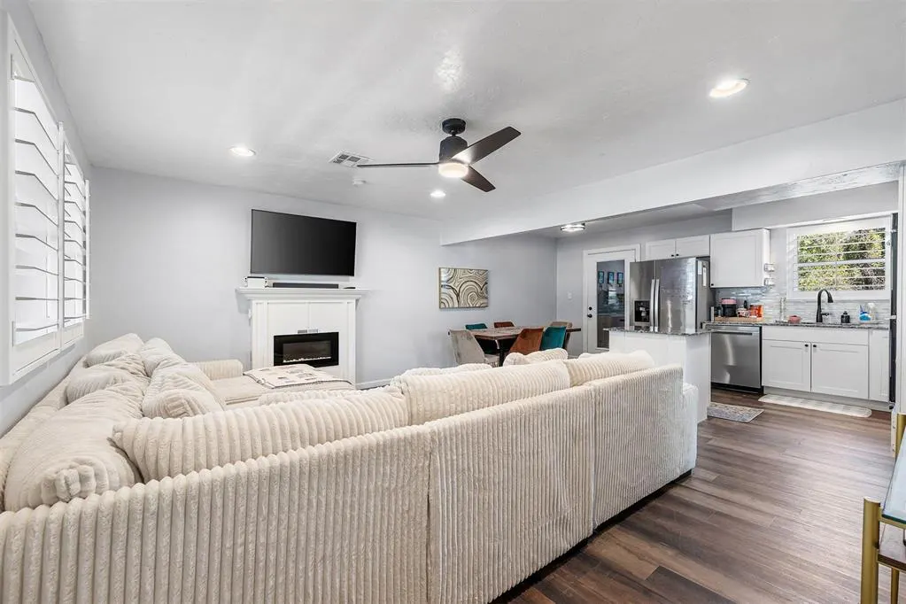 Photo 9 — 4923 Oakbrook Drive, Norman, OK 73026