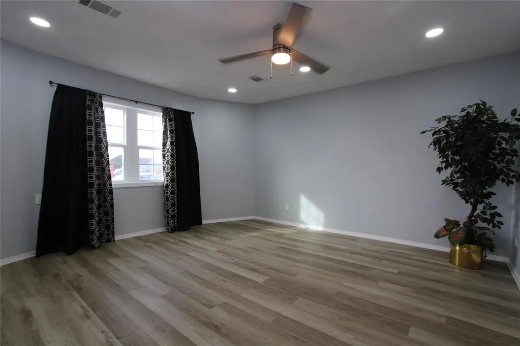 Photo 21 — 916 N Lee Street, Altus, OK 73521
