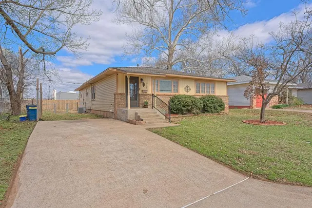 Photo 4 — 616 E Maple Avenue, Stillwater, OK 74074