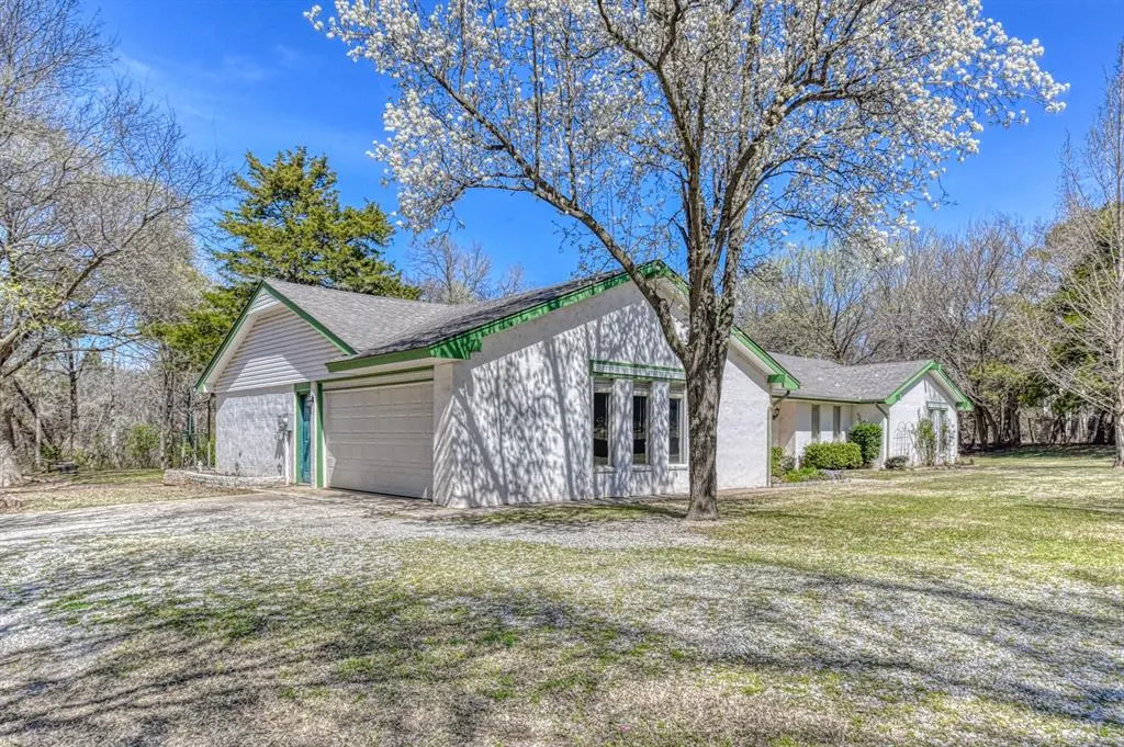 Photo 4 — 1609 E Post Oak Road, Norman, OK 73072