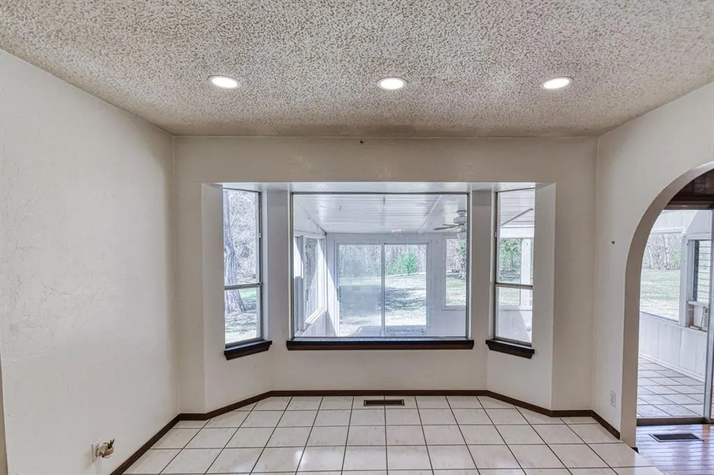 Photo 15 — 1609 E Post Oak Road, Norman, OK 73072