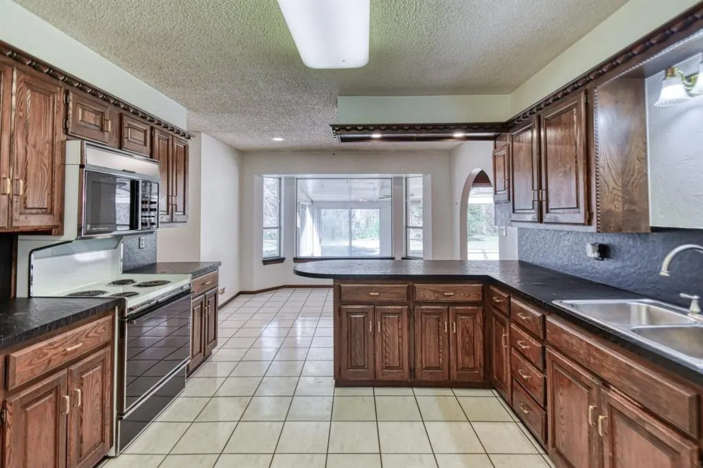 Photo 16 — 1609 E Post Oak Road, Norman, OK 73072