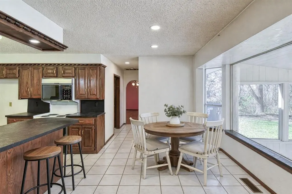Photo 14 — 1609 E Post Oak Road, Norman, OK 73072