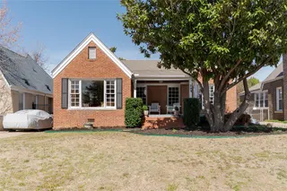Sold home at 209 NW 35th Street