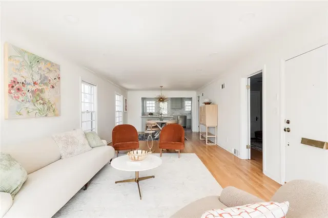 Photo 3 — 209 NW 35th Street, Oklahoma City, OK 73118